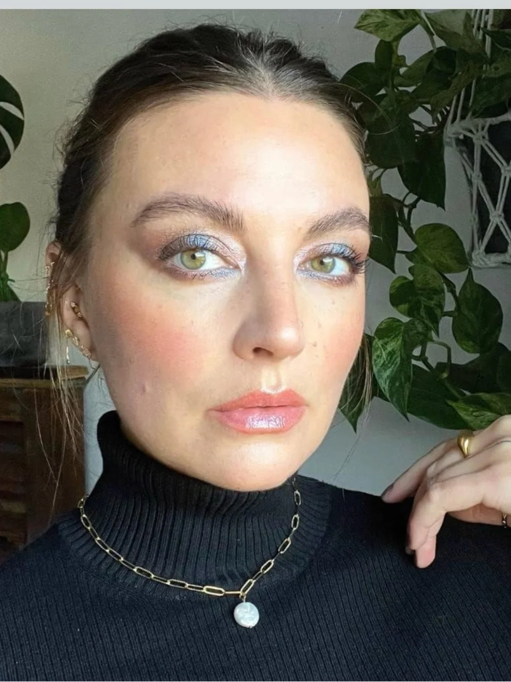 BOSSY Vegan Travel-Friendly 8-Pan Eyeshadow, Blush & Highlighter Palette